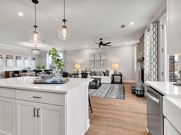 5th image of 305 Blackland Dr Lot 128