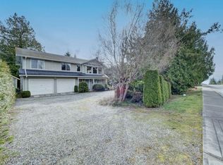 5642 Nickerson Rd, Sechelt, BC V7Z0M6