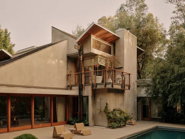 7728 Woodrow Wilson Dr, Los Angeles, CA 90046