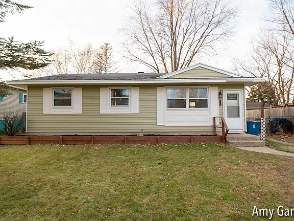 5th image of 220 Meadowlark Ct