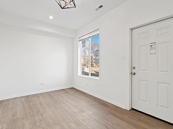 3rd image of 40 W Main St