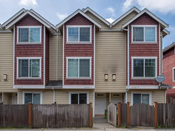 12323C 10th Pl NE, Seattle, WA 98125