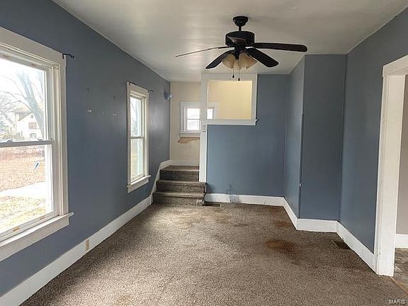 3rd image of 1038 N Charles St