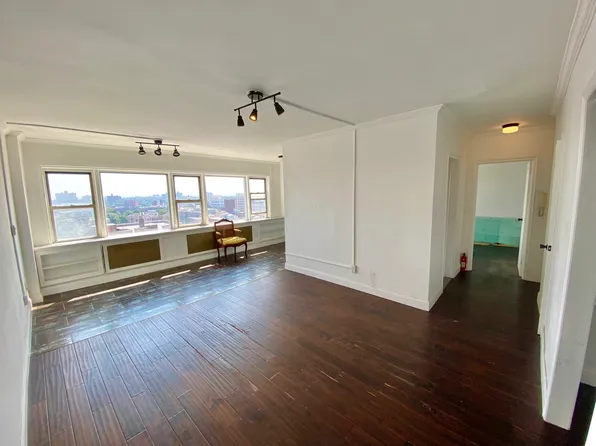 3131 Grand Concourse image 5 of 33