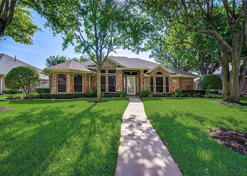 1st image of 213 Sendero Dr