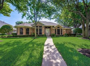 213 Sendero Dr, Waxahachie, TX 75165