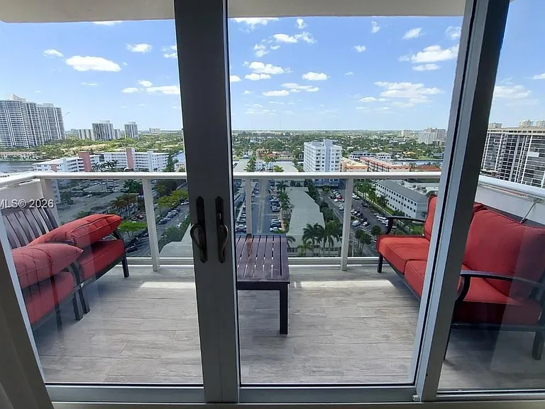 3140 S Ocean Dr #1510 — Photo 8
