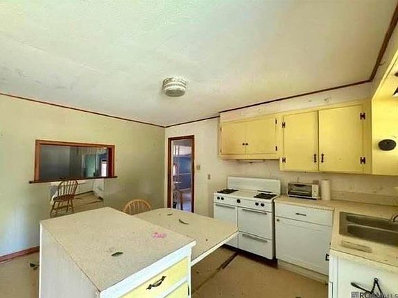 5th image of 9001 Springfield Rd