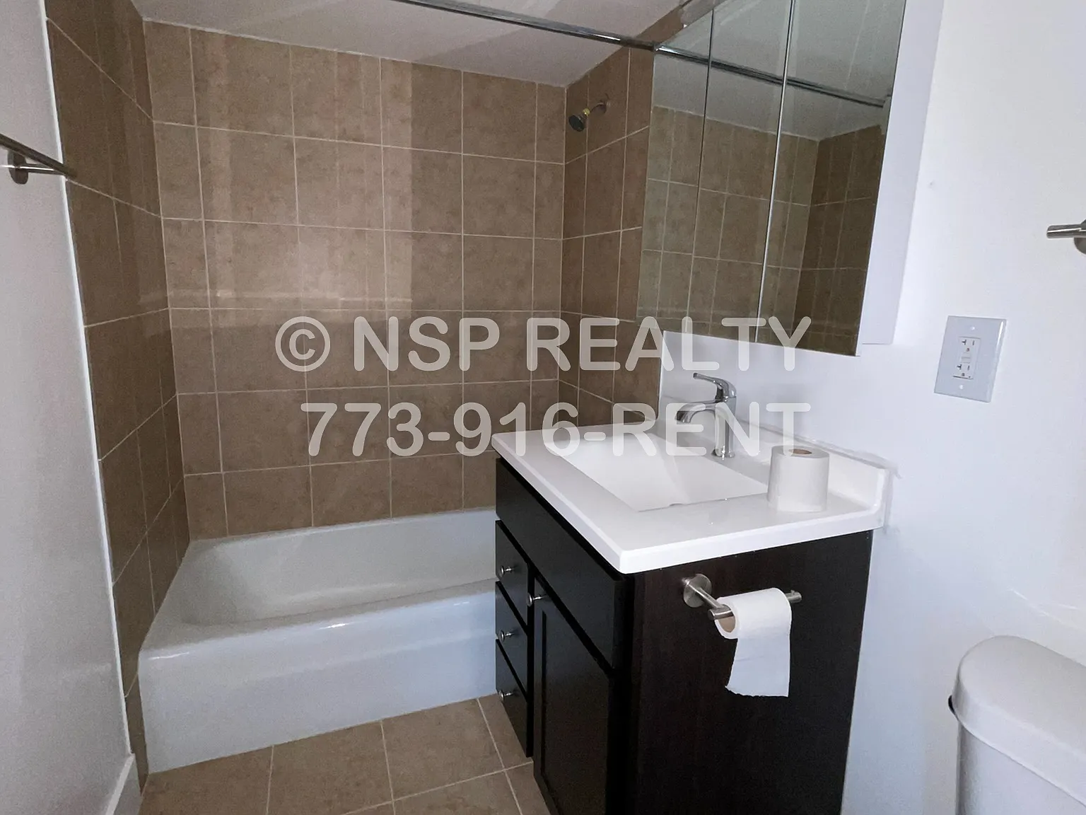 N Quentin Rd, Palatine — Photo 2