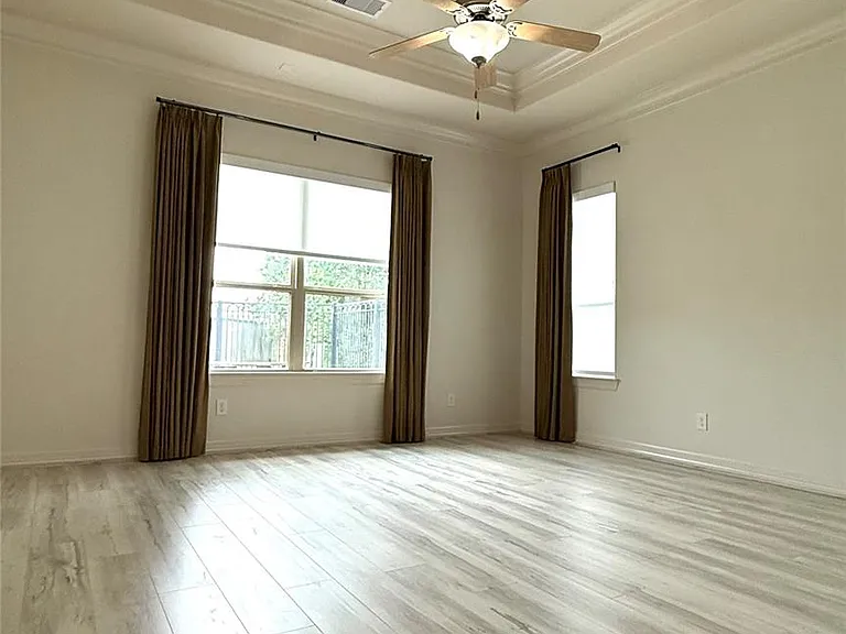 4802 Fairford — Photo 31