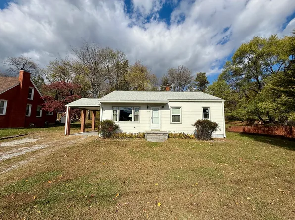2213 W Main St, Salem, VA 24153
