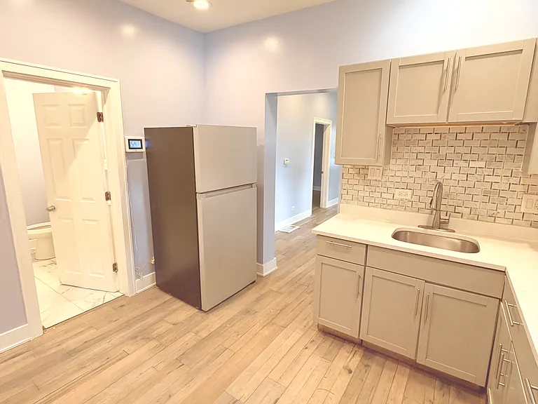 6508 S Carpenter St #3 — Photo 5