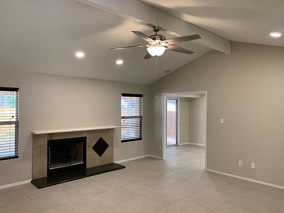 Gas fireplace in the living room