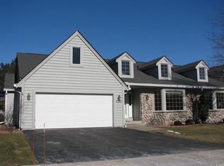 7722 W Terrace Dr #7722, Franklin, WI 53132