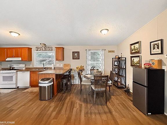 4th image of 6039 Bentwood Cir E