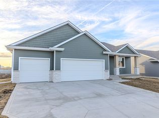 570 NW Rosemont Dr, Waukee, IA 50263