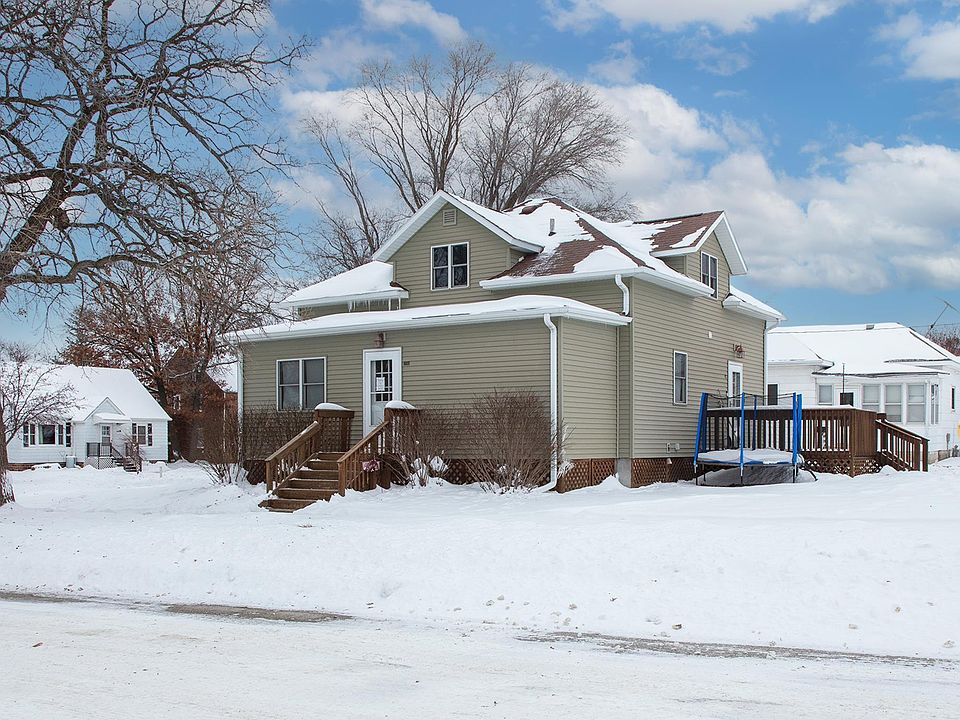 1st image of 520 3rd St