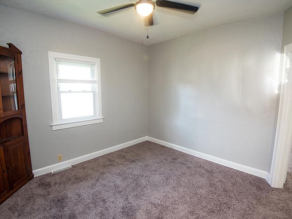 4th image of 84 Summit Dr