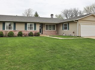 78 Kendal Rd, Elk Grove Village, IL 60007