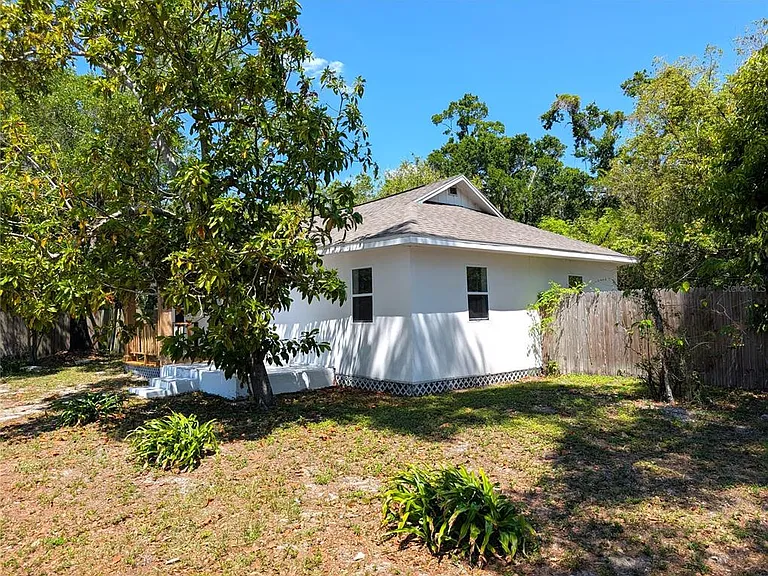 1608 E New Orleans Ave — Photo 2