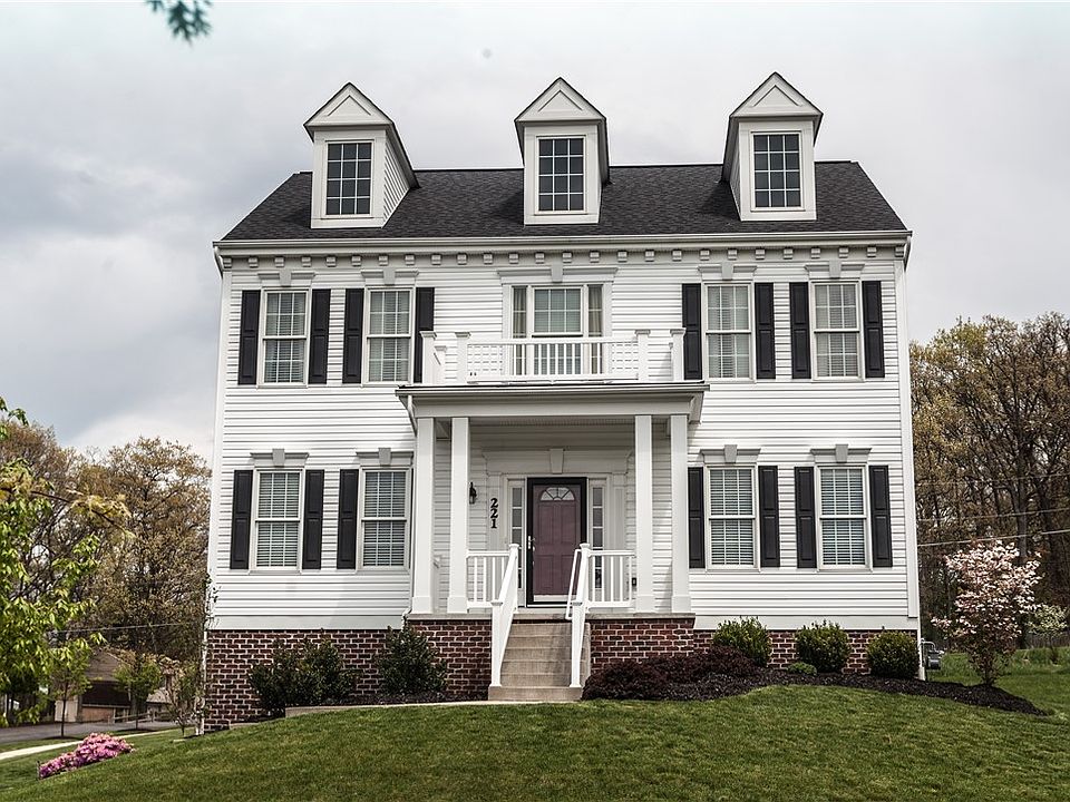 1st image of 221 Strawberry Cir