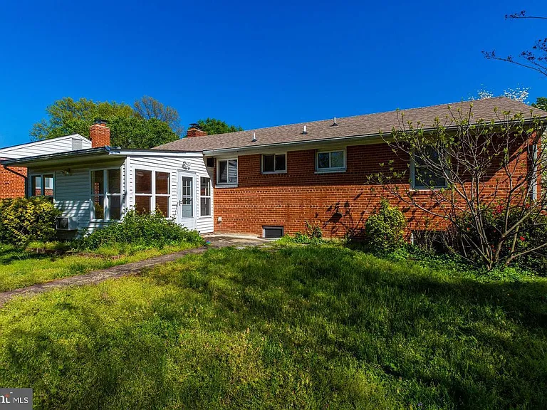 502 N Mansfield St — Photo 29