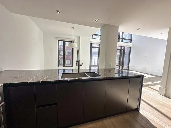 429 Kent Avenue image 6 of 25