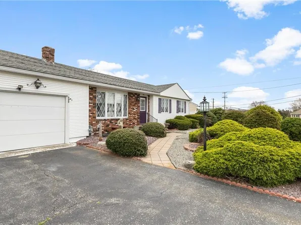 9 Garden Dr E, Riverside, RI 02915