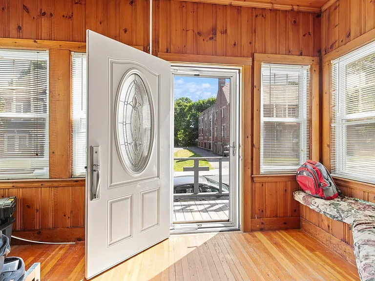 23 Gordon St — Photo 2