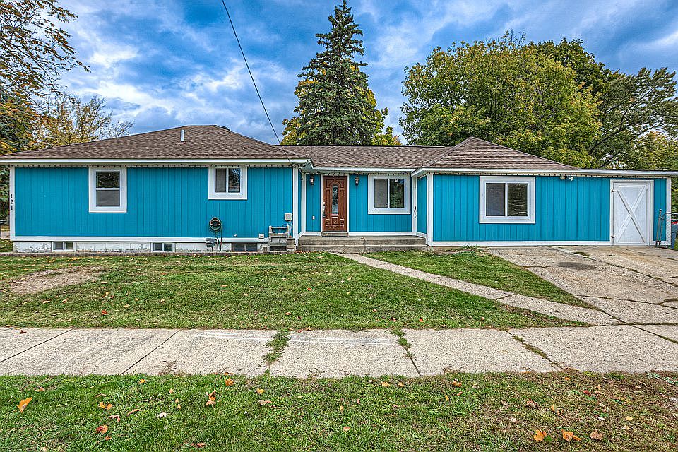 1st image of 121 Starr Ave