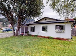 105 S Fern St, Rio Dell, CA 95562