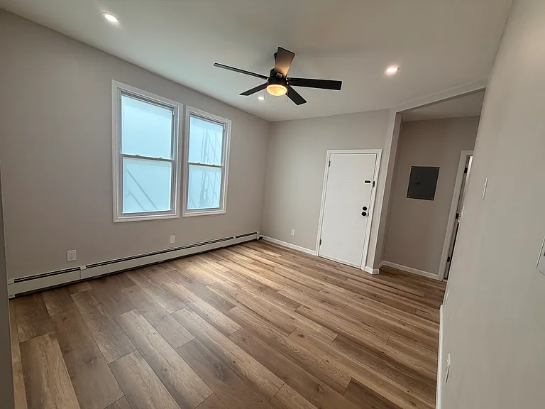 9 Van Nostrand Ave #2F — Photo 1