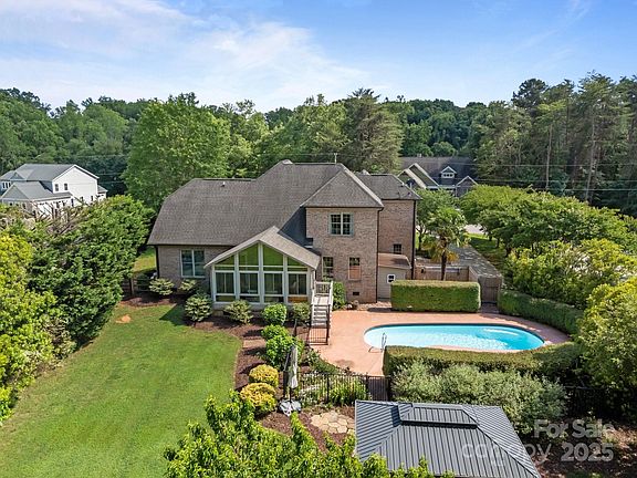 2nd image of 389 Ponderosa Cir