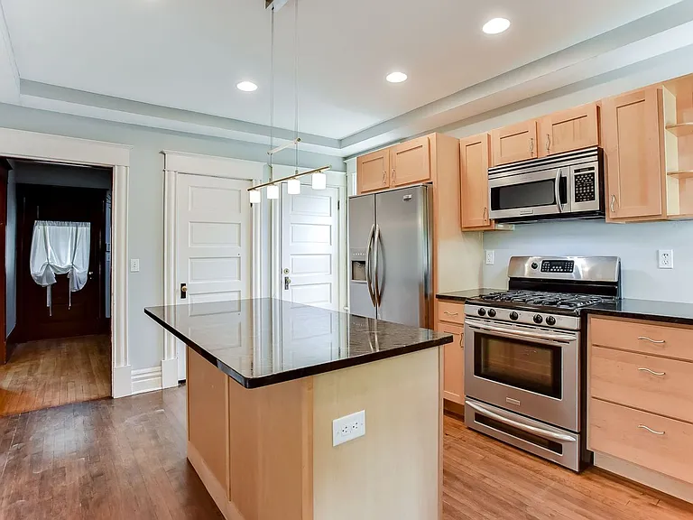 775 Jessamine Ave E — Photo 24
