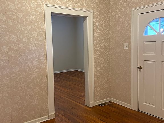 4th image of 379 West Ave