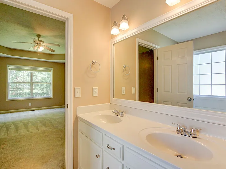 3729 Kendra Ct N — Photo 30