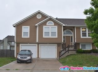 18516 Spruce Ct, Gardner, KS 66030