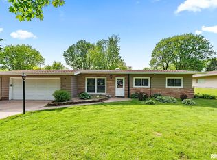 4018 Rodeo Rd, Davenport, IA 52806