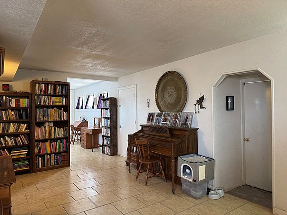 4th image of 2226 Nebraska St