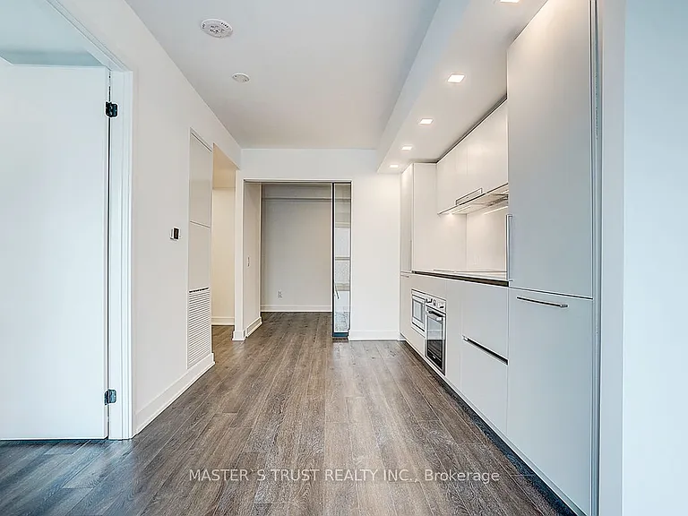 609 Sherbourne St #305 — Photo 10