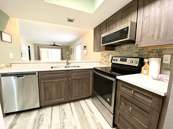 4th image of 905 Southridge Rd #D104