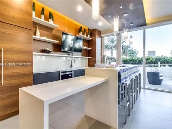 600 NE 27th St, Miami, FL