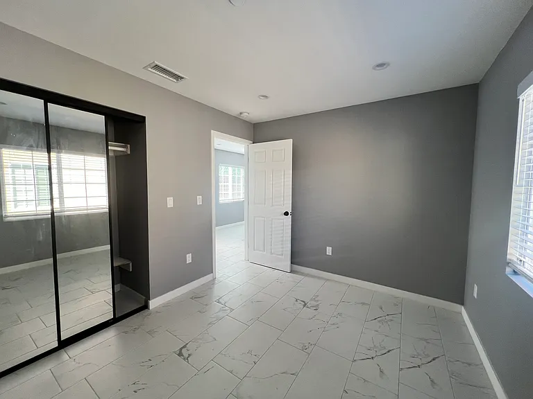 5310 Navarro St — Photo 9