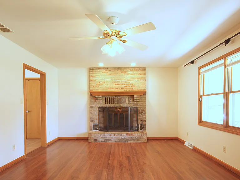 7666 Gourley Ln — Photo 6