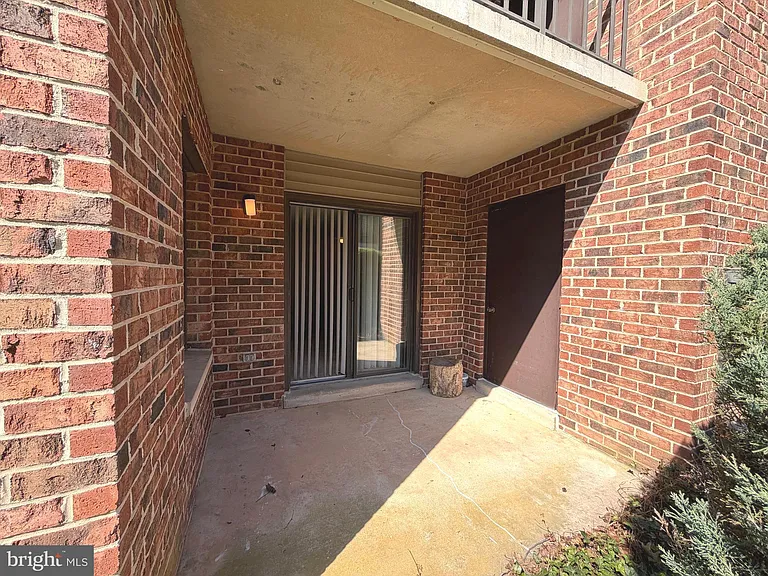 18131 Chalet Dr #24-103 — Photo 42