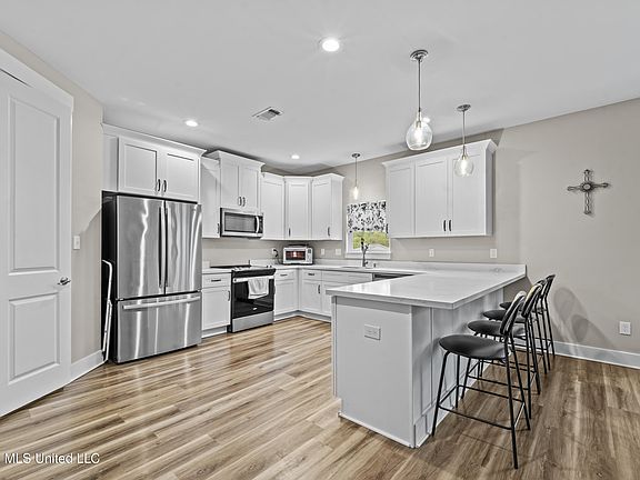 4th image of 29 Bayou View Dr