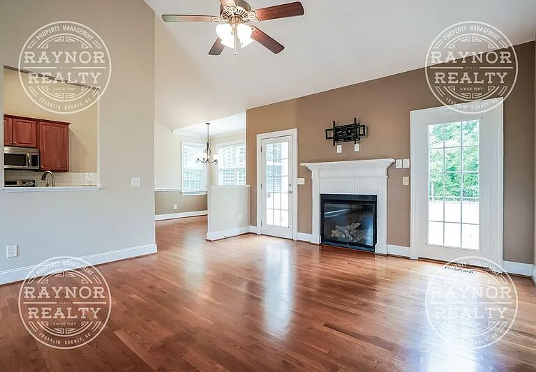 90 Glen Oaks Dr — Photo 4