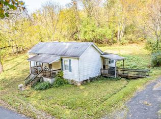 230 Tanyard Rd, Hurt, VA 24563