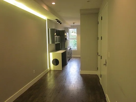 Rented by Evergreen Apartments BK | media 1
