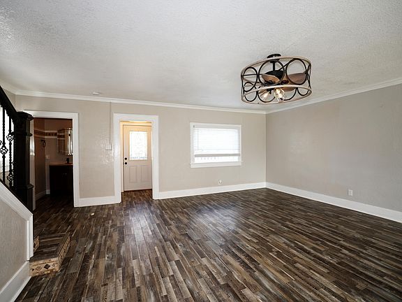 3rd image of 722 Mamie Eisenhower Ave